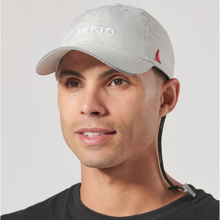 musto-pet-sneldrogende-essential-crew-platinum-onbody